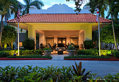 Hotel_Entrance_6272-400